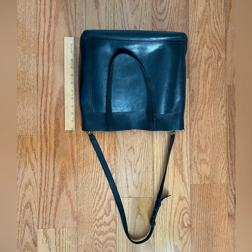 Madewell Medium Transport Tote Crossbody in Black - Picture 7 of 9